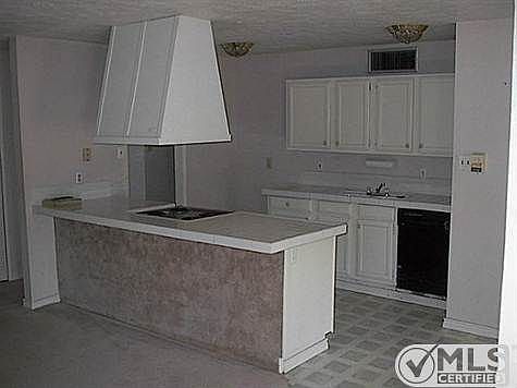 3rd image of 6908 Glenhurst Dr
