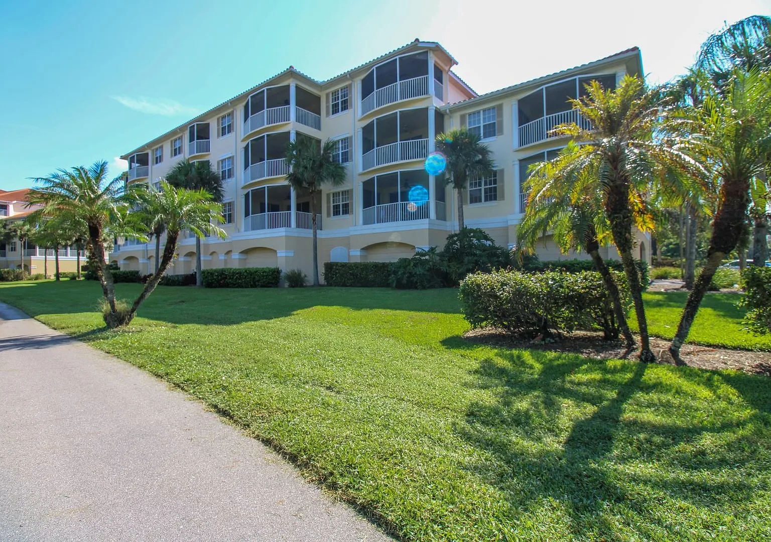 ** Golfing Paradise At Naples Lakes Country Club 3/2 Golf Transfer Condo Ready For A Seasonal Ten... — Photo 4