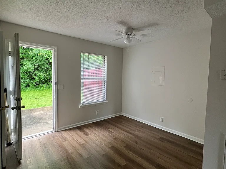 105 Hickory Trce #3 — Photo 7