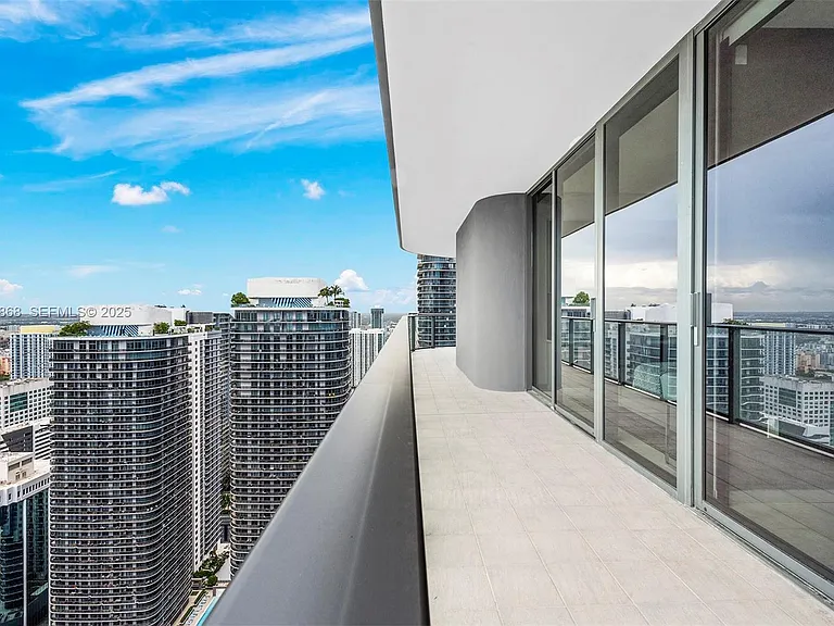 1000 Brickell Plz #Penthouse 5301 — Photo 25