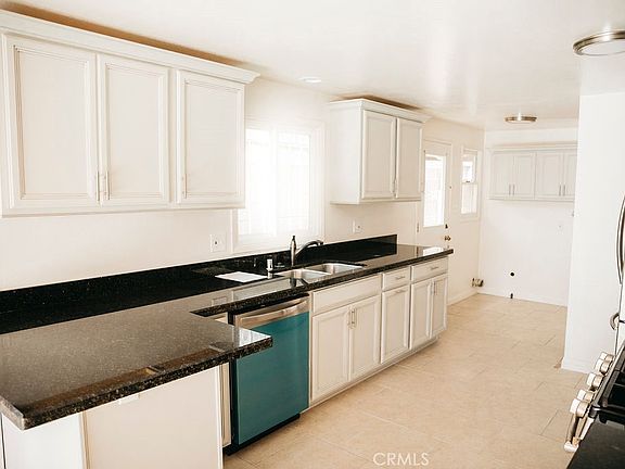 3rd image of 1760 Ruhland Ave