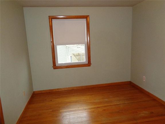 5th image of 21 Howard Ave