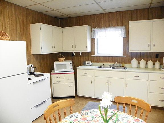 5th image of 435 Chestnut St #B