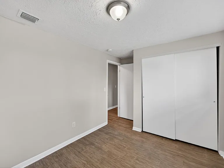 4177 Timberlake Dr N — Photo 15