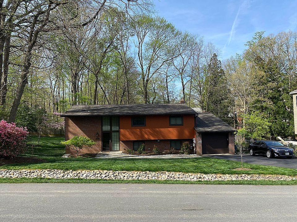 1st image of 1107 Redwood Dr SE