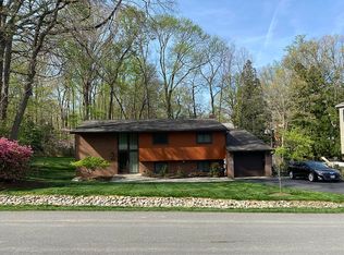 1107 Redwood Dr SE, Vienna, VA 22180