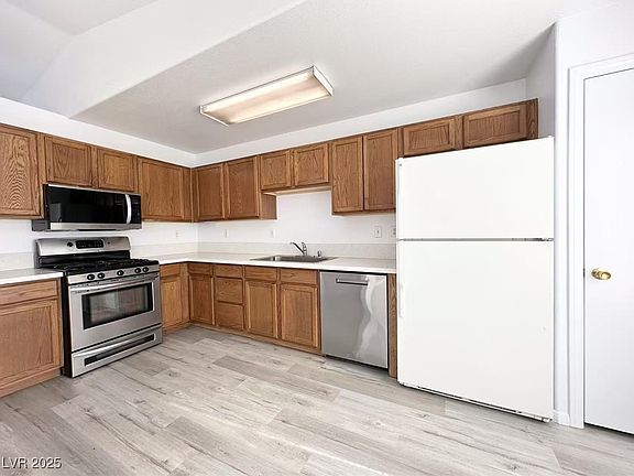 5th image of 4651 Wild Oak Way