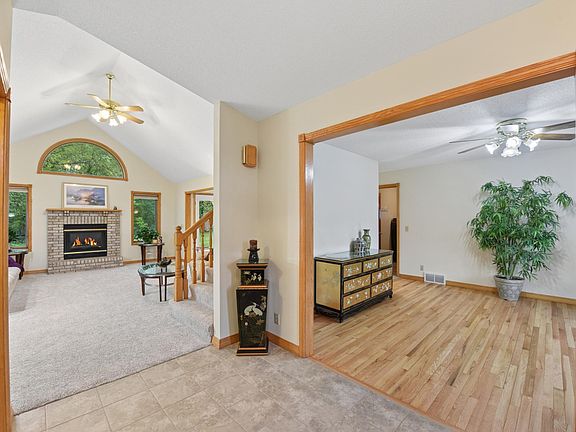 3rd image of 103 Ivy Dr