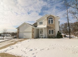 1004 Kettle Woods Dr, Verona, WI 53593