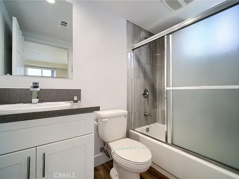 1427 S New Hampshire Ave — Photo 13