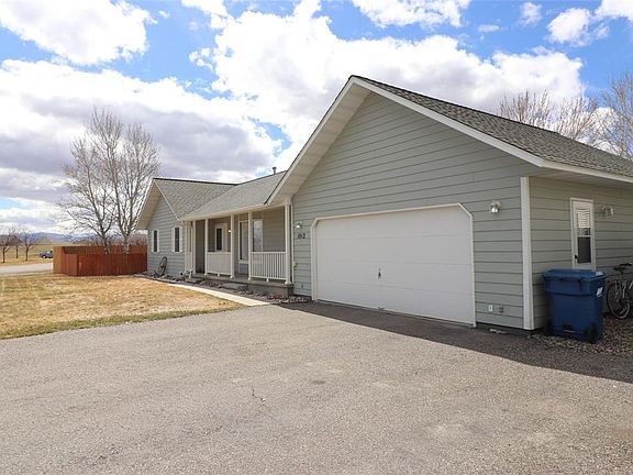 3rd image of 1012 Silverbow Ave