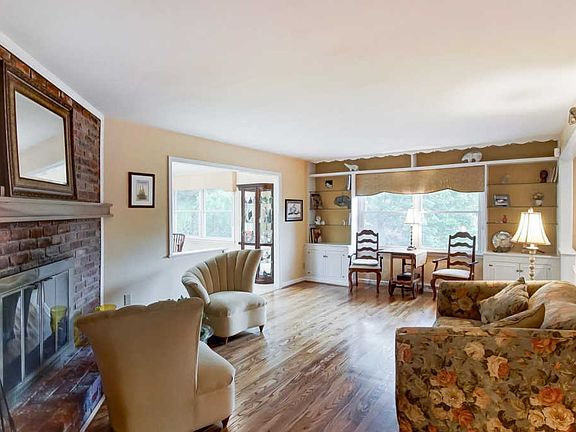 5th image of 324 Ardon Ln