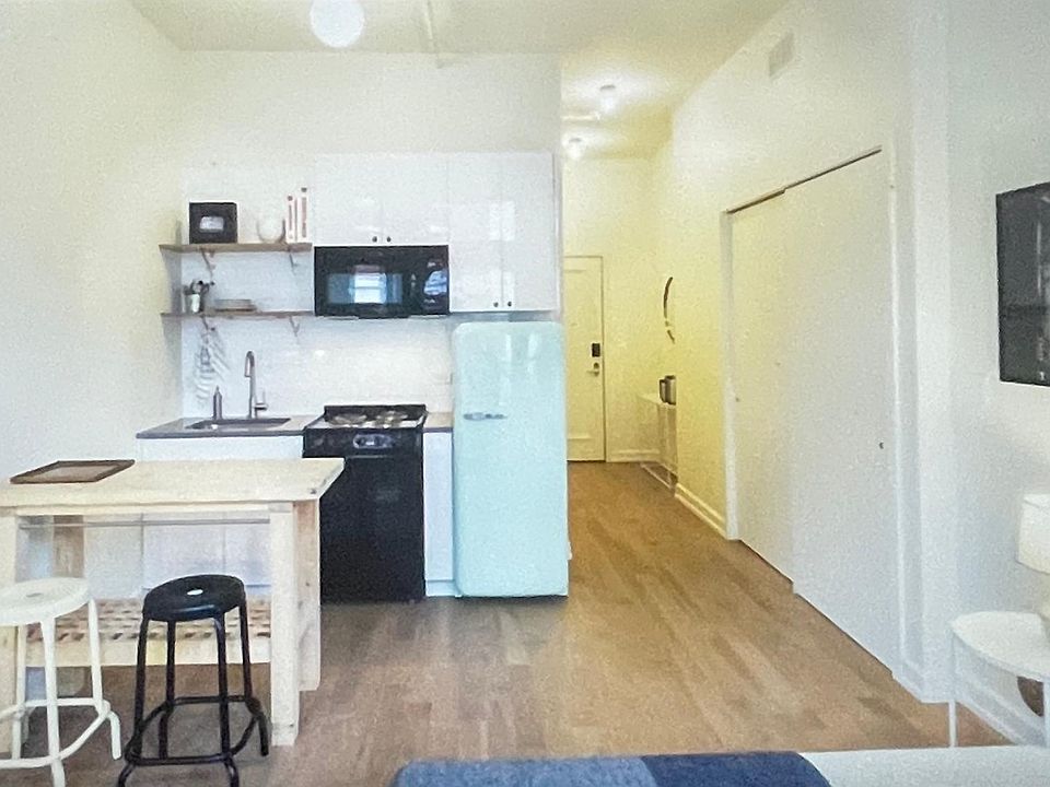 1st image of 118 W Chicago Ave #409