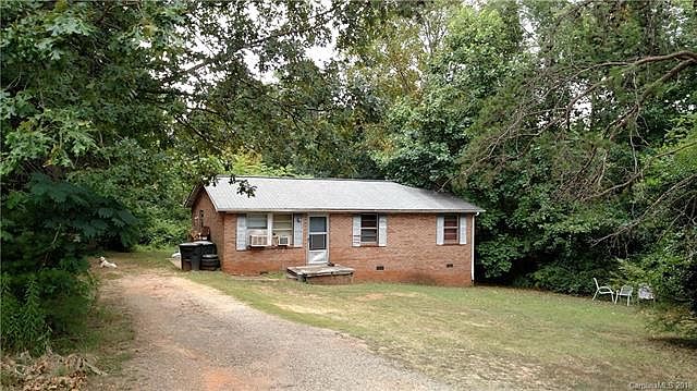 2nd image of 2015 Lyndon Dr
