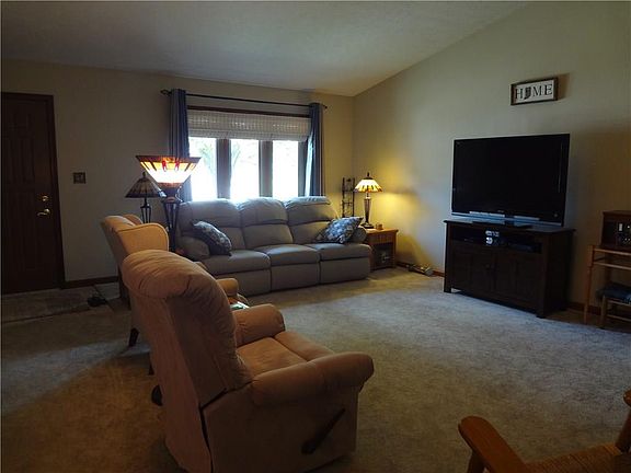 4th image of 1233 Ruby Dr