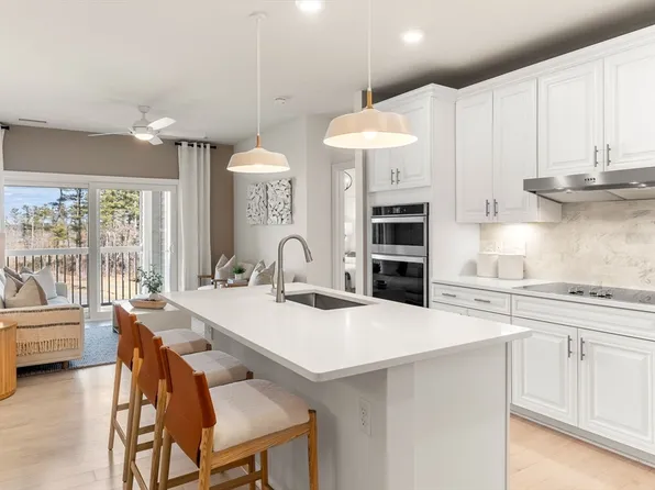 2 Codman Way #205, Westborough, MA 01581