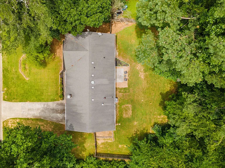 Jamerson Forest Pkwy — Photo 28