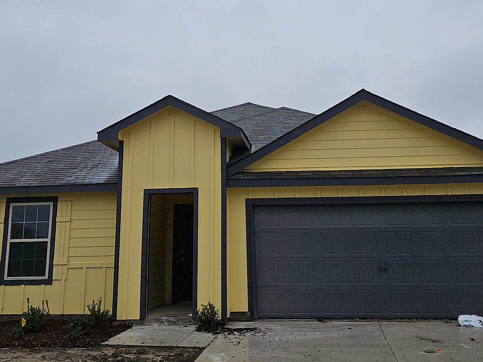 1st image of 319 Boxwood Dr