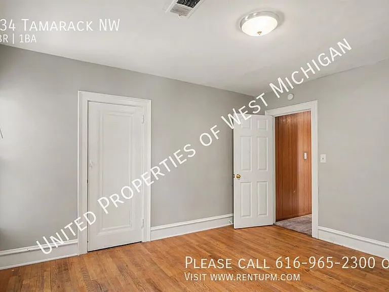 934 Tamarack Ave NW — Photo 9