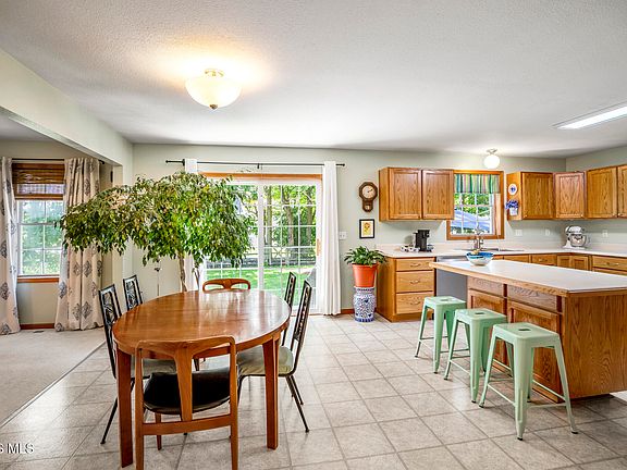 5th image of 1246 Tricia Ct