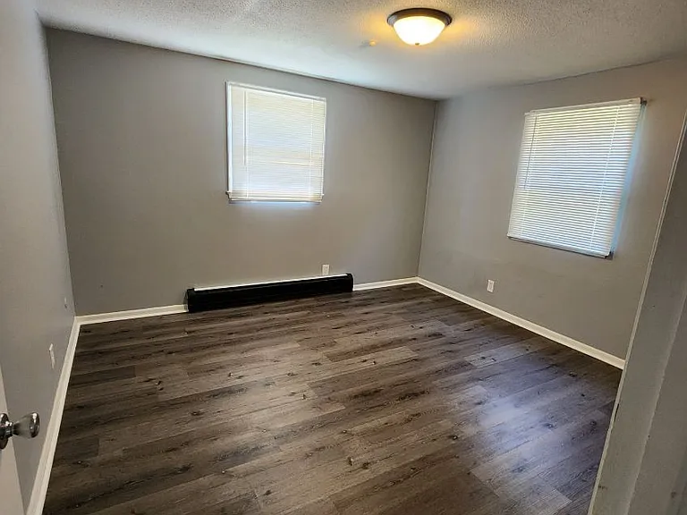 1804 E 6th St #4 — Photo 1