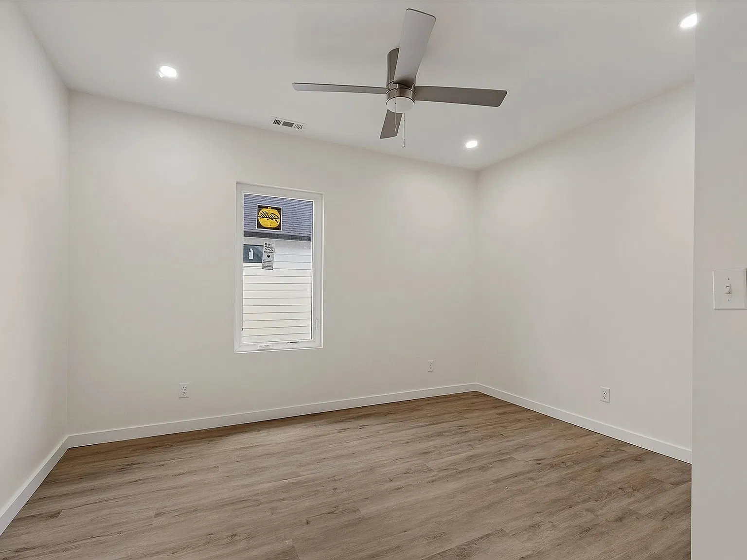 4 bed, 1890 sqft, $2,350 — Photo 3