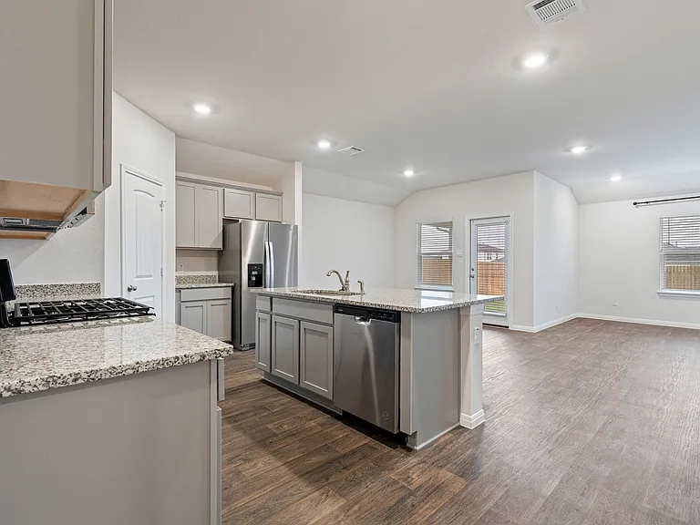 176 Texas Palmetto Cir — Photo 4