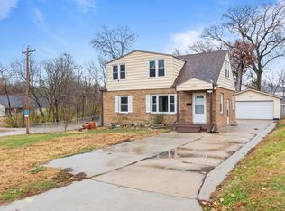 6002 Rollins Ave, Des Moines, IA 50312