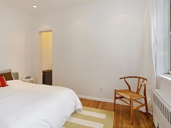 5th image of 350 E 30th St APT 6J