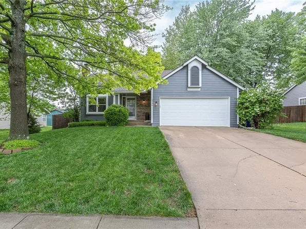13134 S Raintree Dr, Olathe, KS 66062
