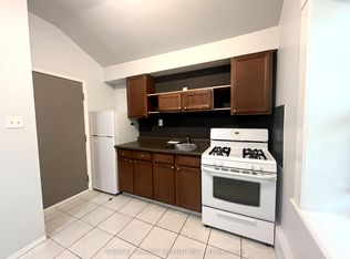1 Waverley Pl #3, London, ON N6B 2C3