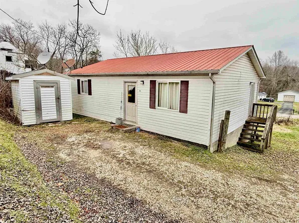 269 High St, Wayne, WV 25514