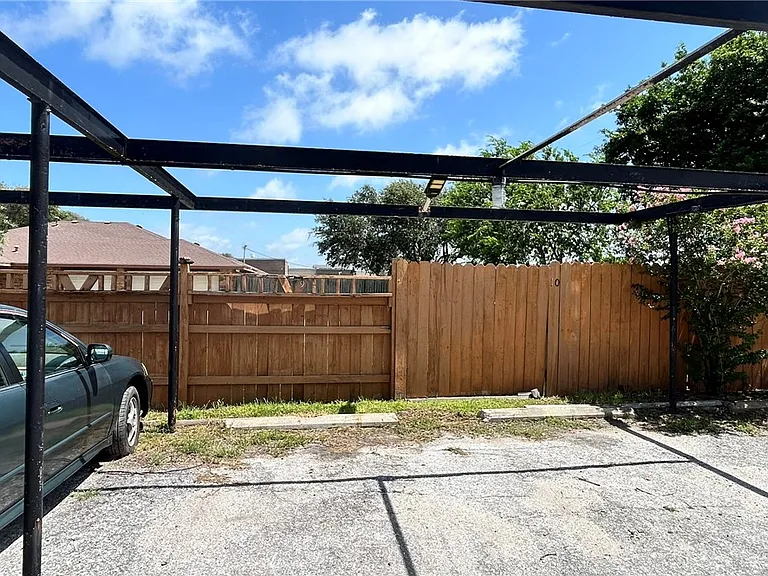 1004 Austin St #9 — Photo 20