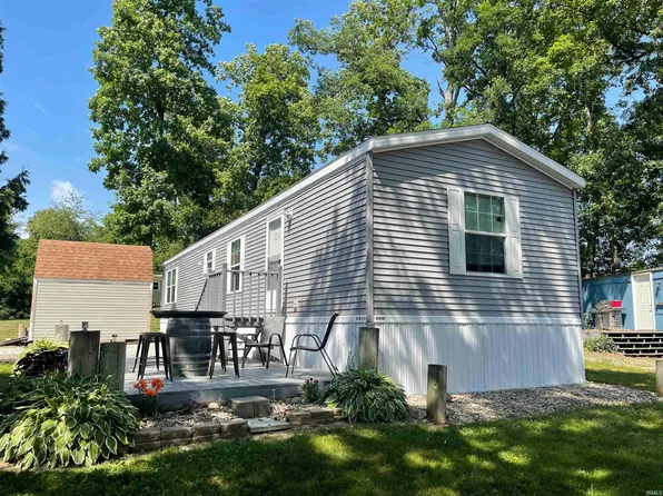 32 Ems W14a Ln, North Webster, IN 46555