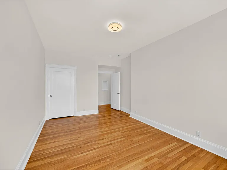 990 Bay St #1114R — Photo 13