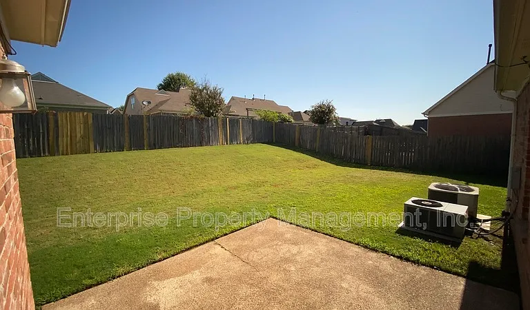 10204 Sutton Ridge Ln — Photo 22