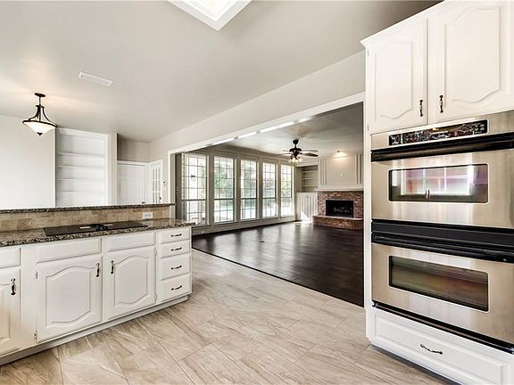 5th image of 4220 Donnington Dr