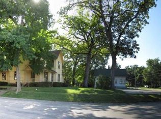 409 N Cherry St, Morrison, IL 61270