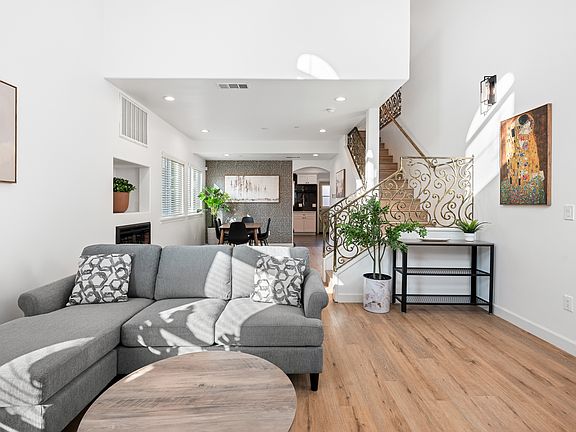 3rd image of 323 W Glendon Way