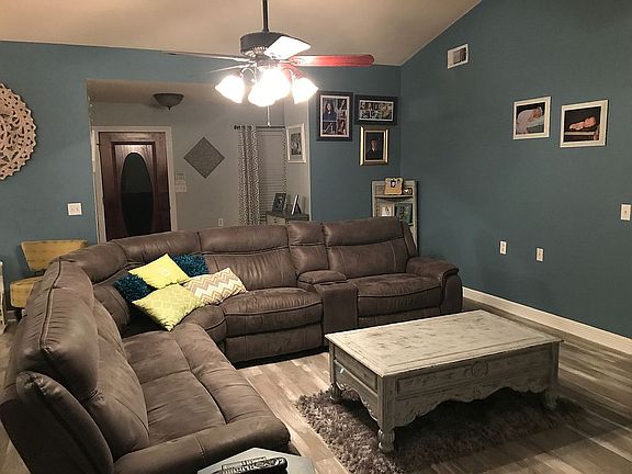 4th image of 202 Nottaway Dr