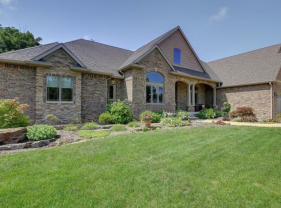 3rd image of 1405 White Oak Ct