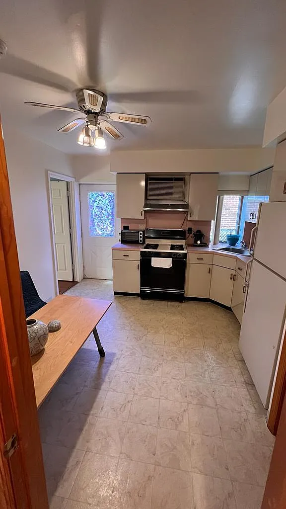 1 bed, 900 sqft, $2,000 — Photo 2