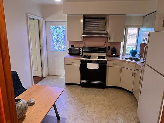 2nd image of 396 Washington Ave