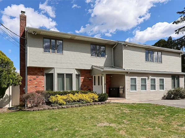 11 Otsego Ave, Dix Hills, NY 11746