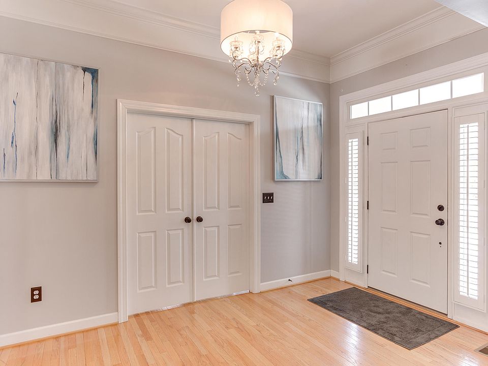 2nd image of 43542 Riverpoint Dr