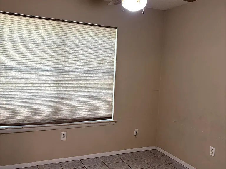 4908 Fairwood Dr — Photo 33