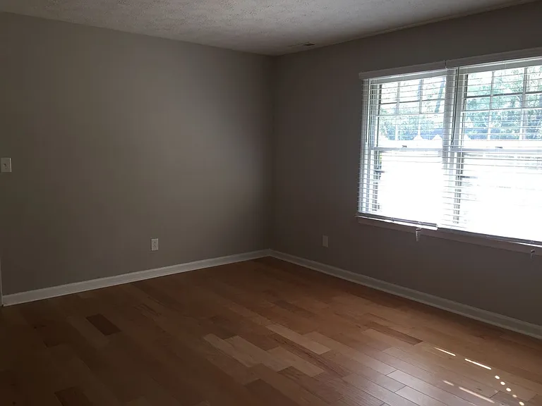 904 Norwood St — Photo 14