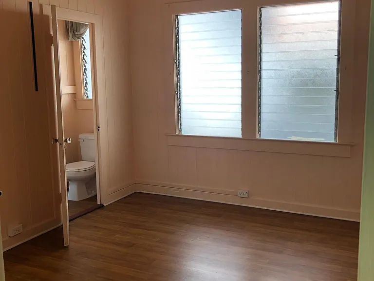 2027 Metcalf St — Photo 12