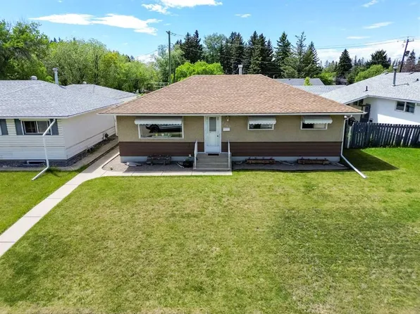 3206 E 44a Ave, Red Deer, AB T4N 3J7