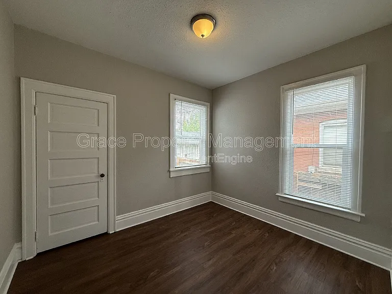 451 S Sherman St — Photo 15